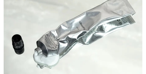 Produit cosmétique périmé : lire les dates et bien le conserver